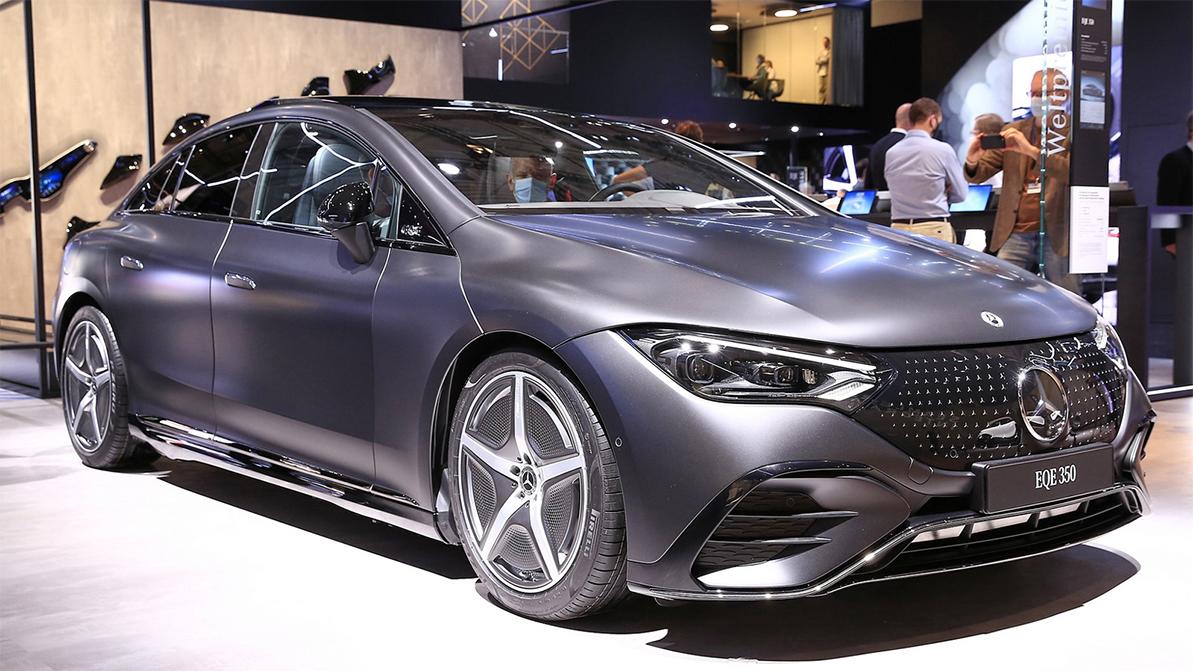 Mercedes-Benz E-Class стал электрическим