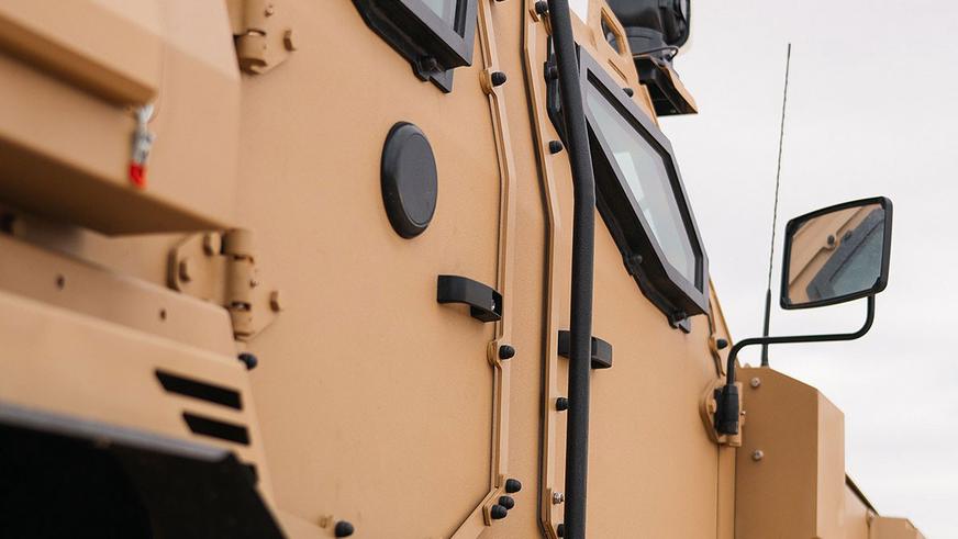 Пикап Ford стал военным броневиком для гражданских