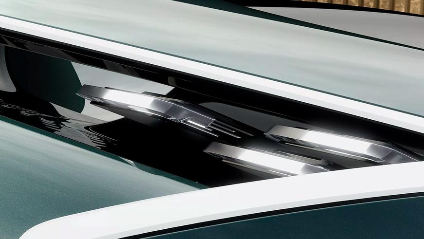 Lexus LS стал роскошным вэном с шестью колёсами