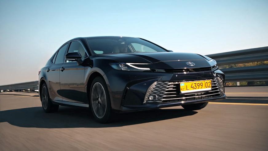 Toyota Camry 80 HEV: официальная и… гибридная?