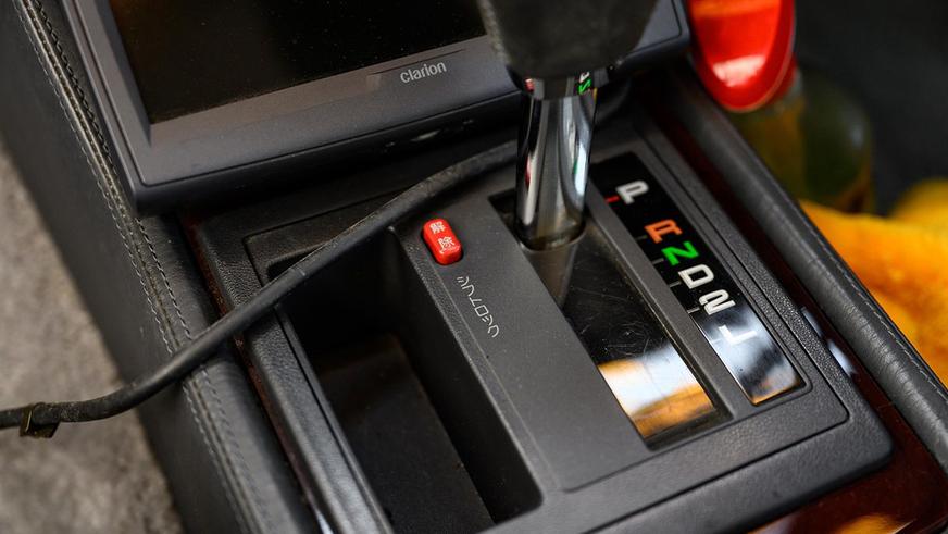 Необычный катафалк продали на торгах в США