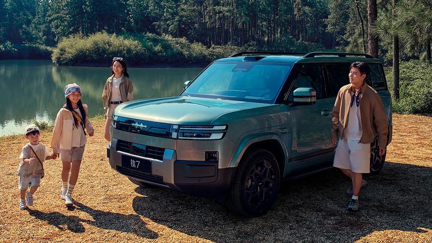 У BYD появился дальнобойный гибрид FangChengBao Tai 7