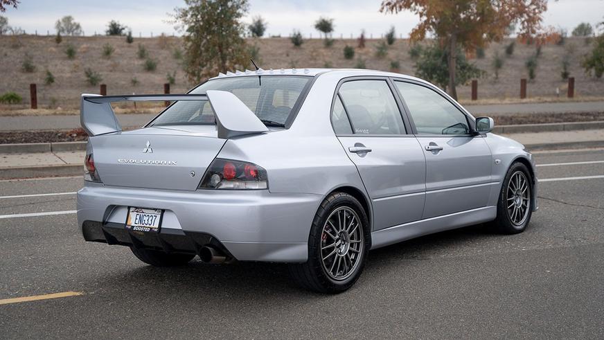Lancer Evo IX почти без пробега нашли в США