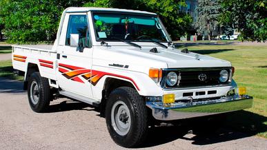 Пикап Land Cruiser c мизерным пробегом продали за 54.5 тысячи долларов