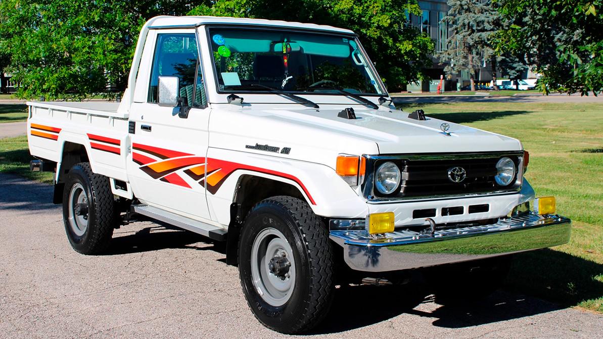 Пикап Land Cruiser c мизерным пробегом продали за 54.5 тысячи долларов