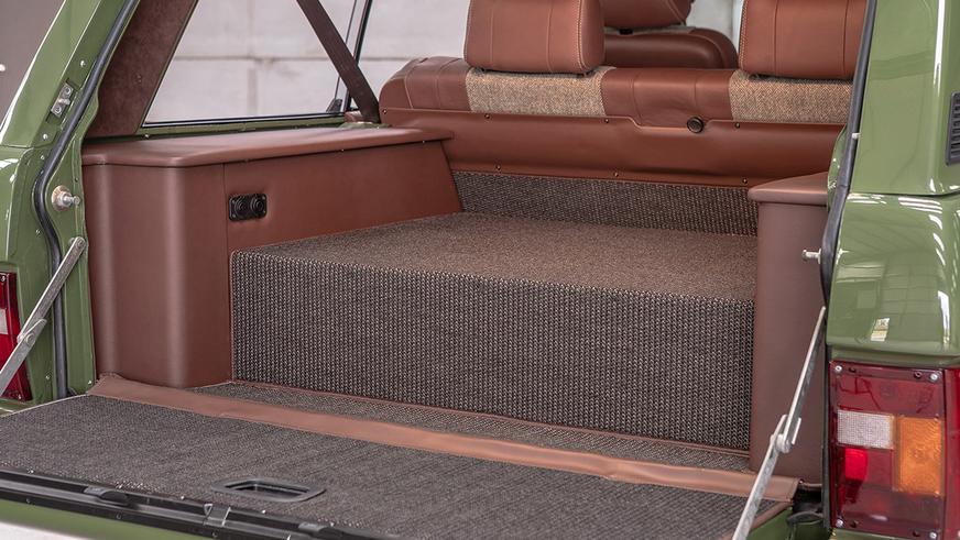 Старый Range Rover превратили в рестомод с мотором от Tesla