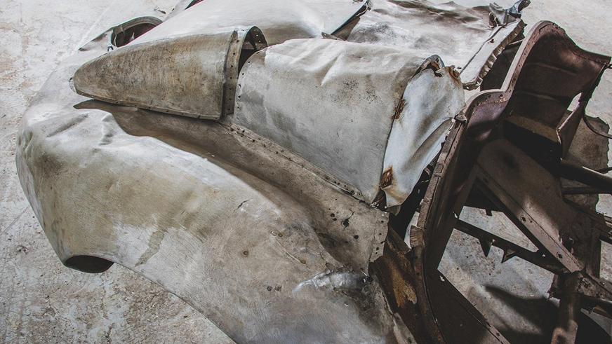 Сгоревший много лет назад Ferrari продали почти за два миллиона долларов