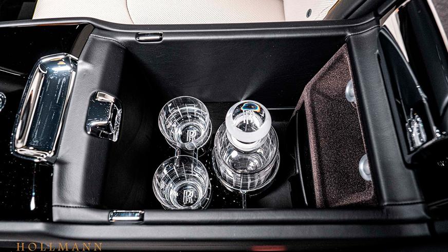 В продаже появился Rolls-Royce Cullinan от Mansory. Очень дорого