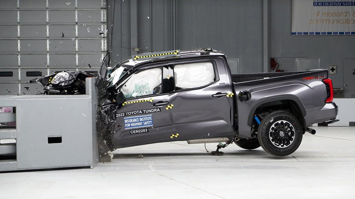 Первым пикапом, получившим Top Safety Pick+ от IIHS, стала Tundra