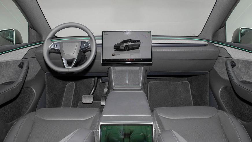 Tesla представила в Китае 6-местный кроссовер Model Y