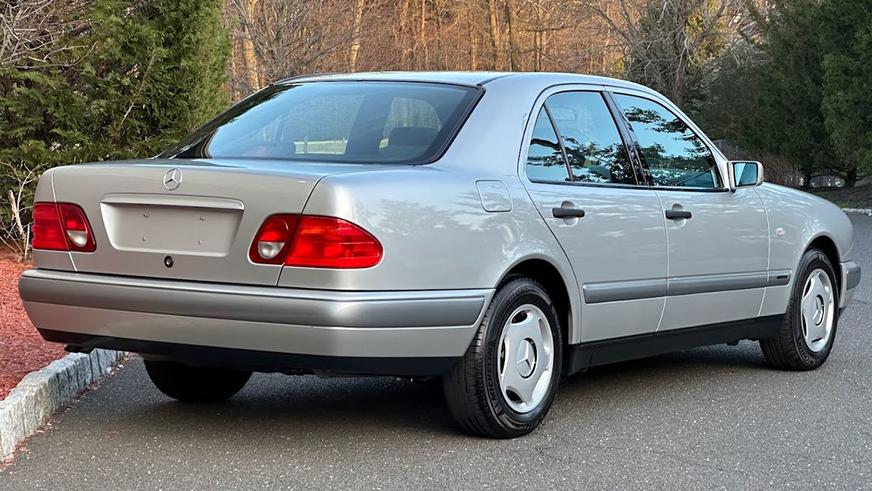 В США нашли E-Class (W210) с пробегом всего 22 тыс. км