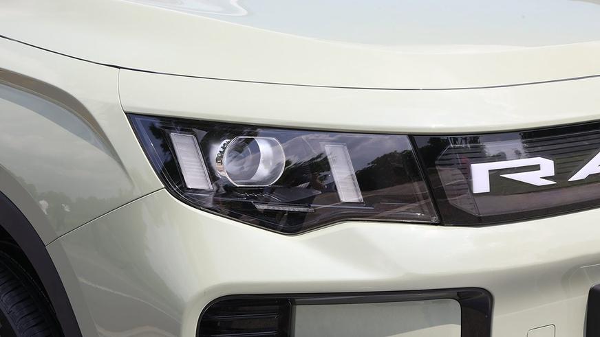 У Geely появился большой гибридный пикап
