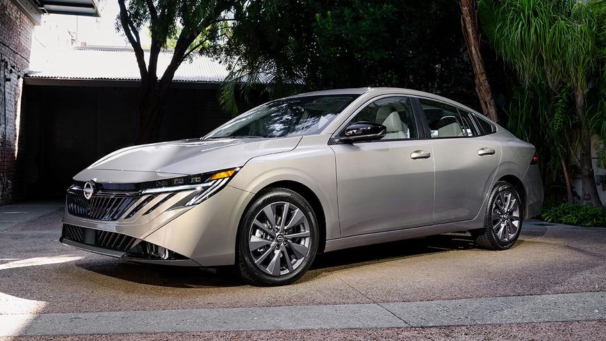 Седан Nissan Sentra сменил поколение