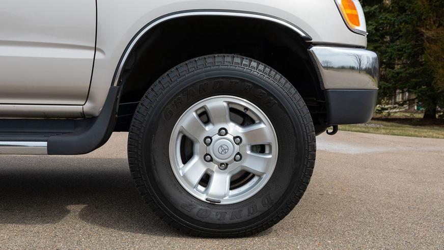 Практически новый Toyota 4Runner из 1990-х замечен на торгах