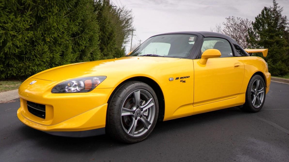 Honda S2000 без пробега продали за… $200 000
