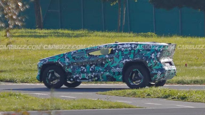 Электромобиль из Саудовской Аравии: прототип попал на фото