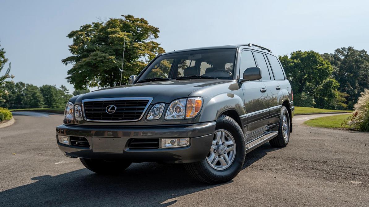 Lexus LX470 с небольшим пробегом выставили на аукцион в США