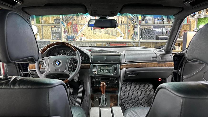 BMW 750iL (E38) с пробегом всего 25 500 км продают на Kolesa.kz