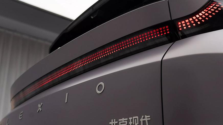 Hyundai показала эксклюзивный электрокроссовер Elexio для Китая