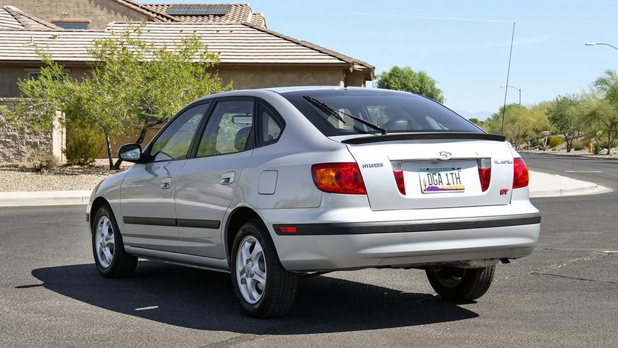 Hyundai Elantra 2003 года выпуска с мизерным пробегом пустят с молотка