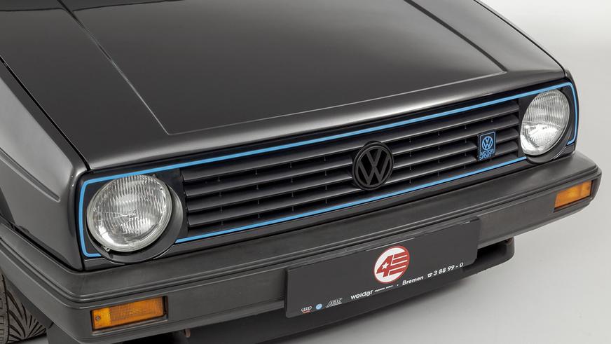 Старый, но сохранившийся Volkswagen Golf II продают почти за 100 тысяч долларов