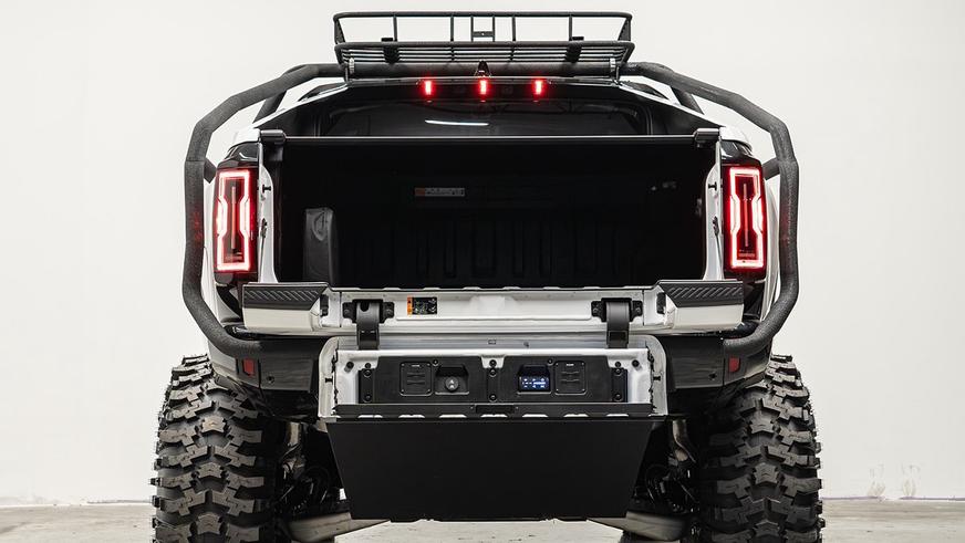 Суперпроходимый Hummer EV посвятили Арнольду Шварценеггеру