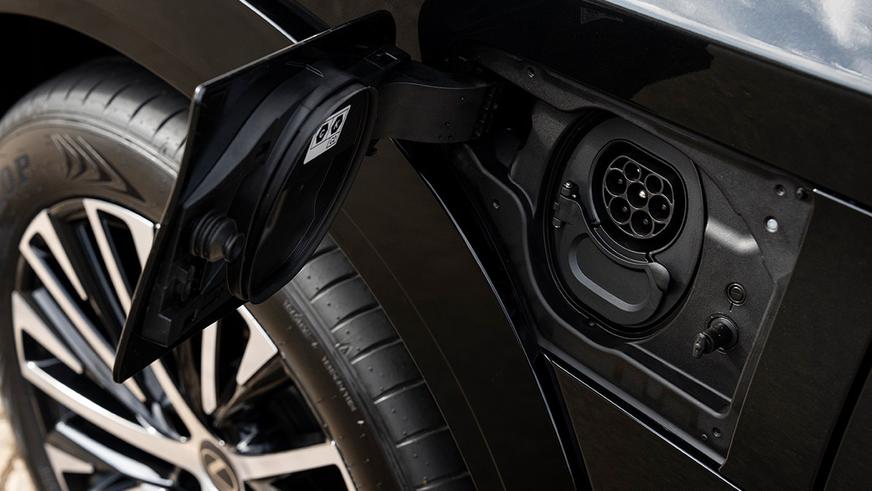 Lexus привезёт в Казахстан электромобиль RZ