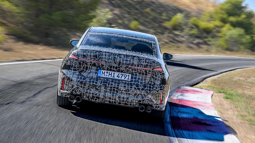 BMW рассказала о новой M350 xDrive с дрифт-режимом