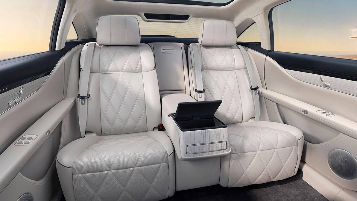 Конкурента Audi A8 от Huawei оценили в Китае от 28 млн тенге