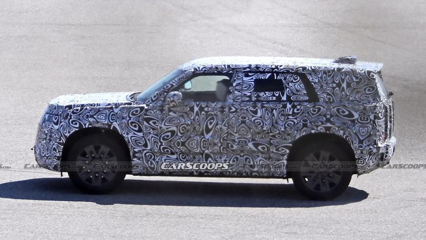 Маленький Land Rover Defender вышел на испытания Маленький Land Rover Defender вышел на испытания