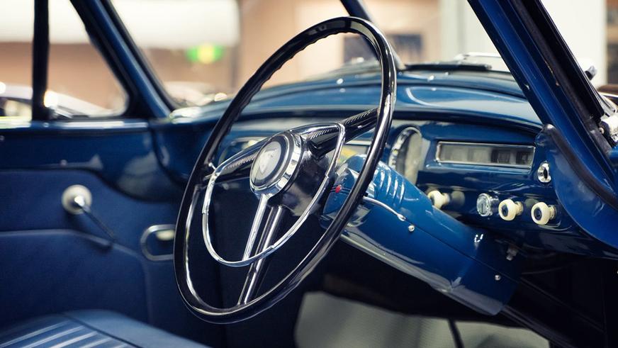 Двадцатилетняя «тойота» с распашными дверями ценится как новая