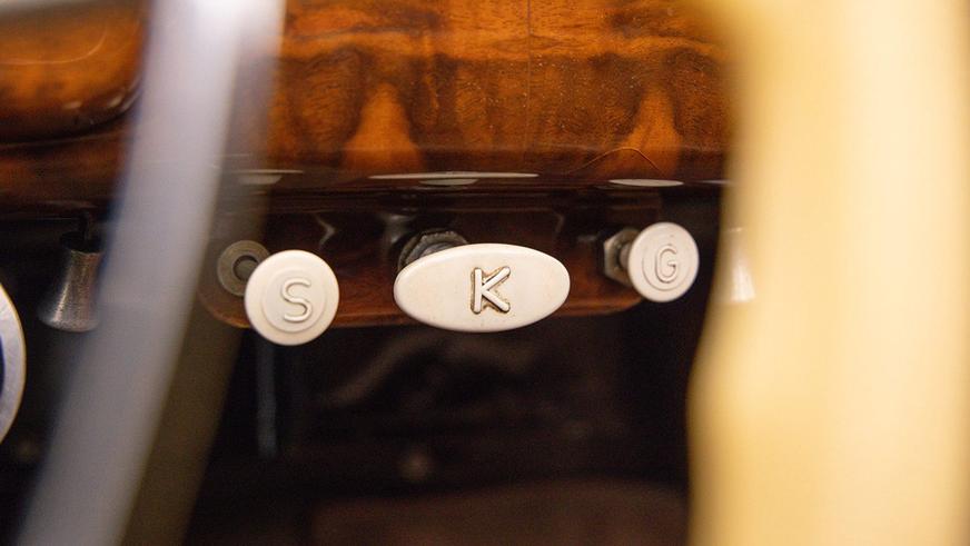 Редкий EMW 327 пустят с молотка в США