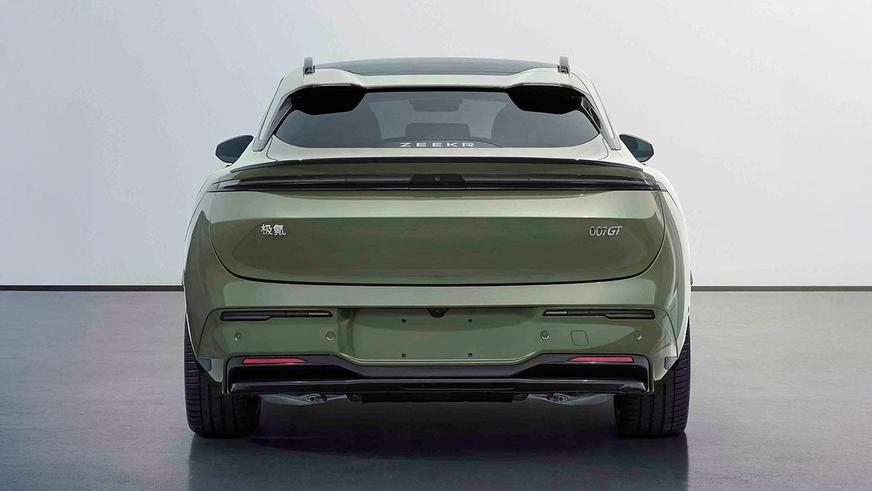 Названы первые характеристики универсала Zeekr 007 GT