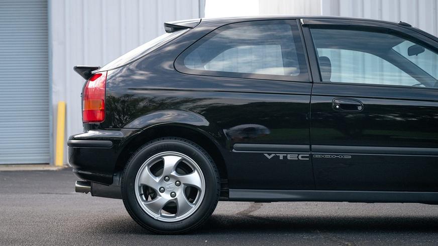 В США нашли новый Honda Civic SiR 1996 года выпуска