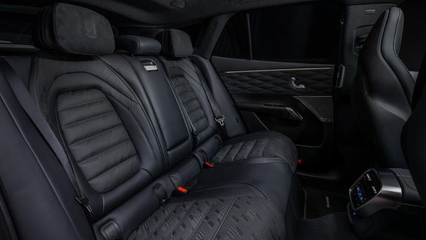 Представлен кроссовер Mercedes-AMG GT c 1169 силами