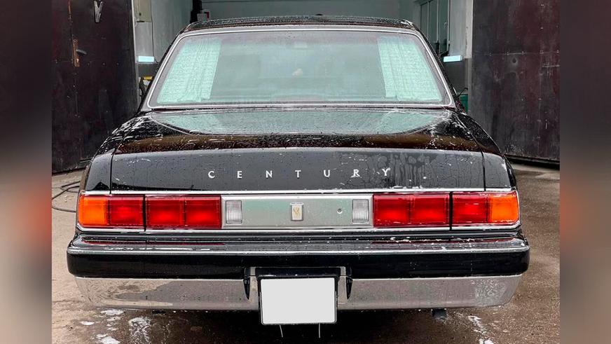 На Kolesa.kz продают редкий Toyota Century за 30 млн тенге