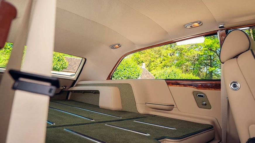 Старый Rolls-Royce Corniche стал необычным универсалом