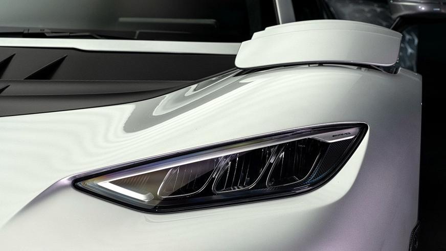 Серийный Mercedes-AMG One вышел в свет
