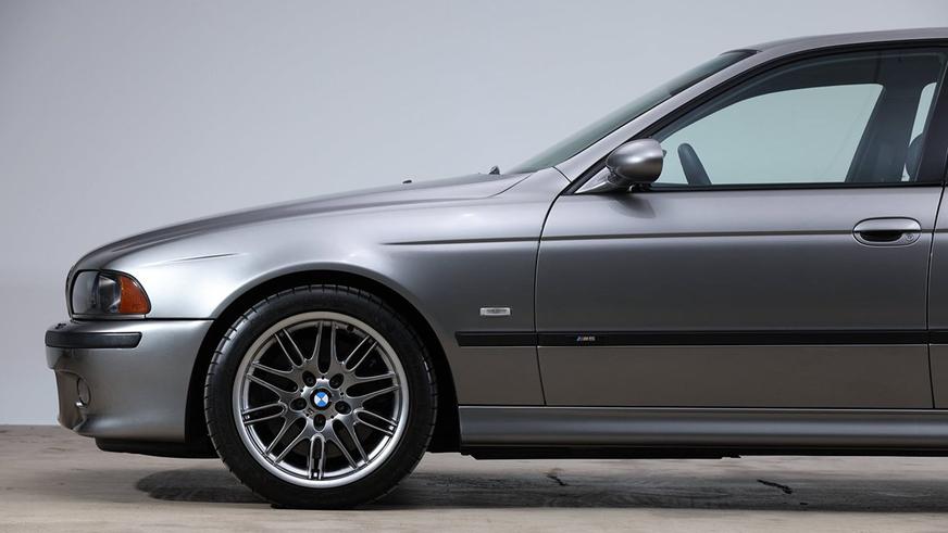 За BMW M5 (E39) готовы отдать более 100 000 долларов