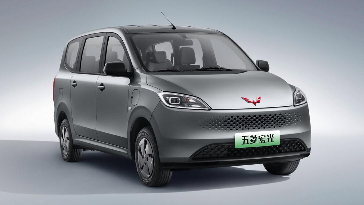Қытайда арзан гибрид минивэн жарық көрді