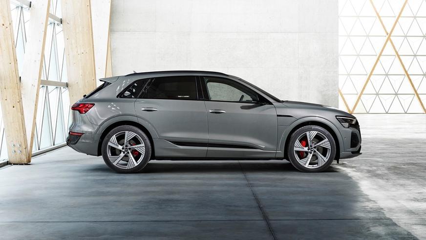 У Audi появился электрический Q8: это обновлённый e-tron