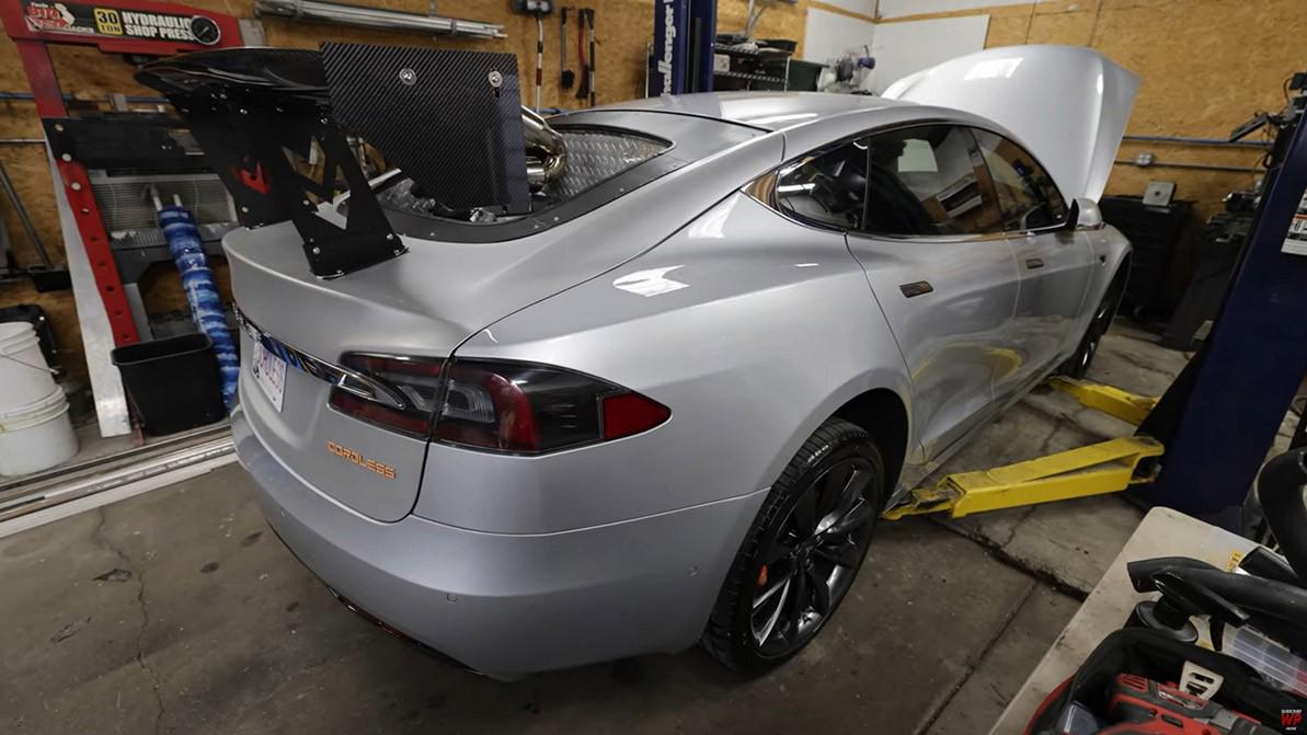 Самая дальнобойная Tesla оказалась и самой неудобной