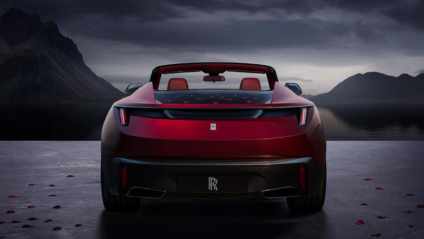 Rolls-Royce показал родстер, посвящённый чёрной розе