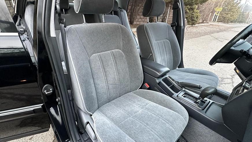 Toyota Crown (S150) с левым рулём продают за 10 млн тенге на Kolesa.kz