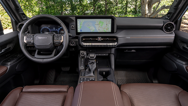 Новый Toyota Hilux получит интерьер в стиле LC Prado