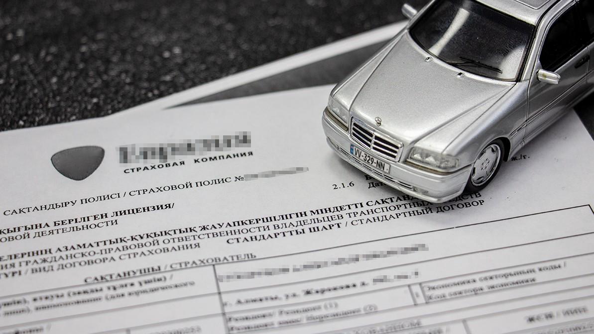 Электронные полисы ОСАГО планируют уравнять в статусе с бумажными