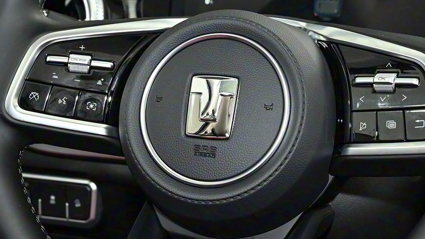 В КНР назвали цену сверхмощного гибридного Tank 400