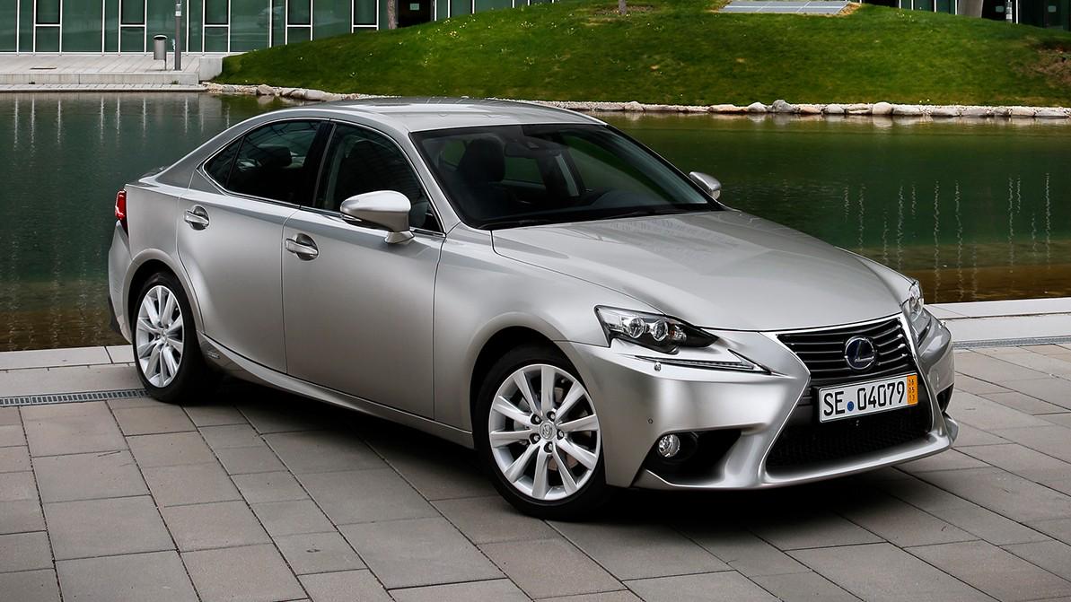 Седаны Lexus GS и IS 2012–2019 годов попали под отзыв