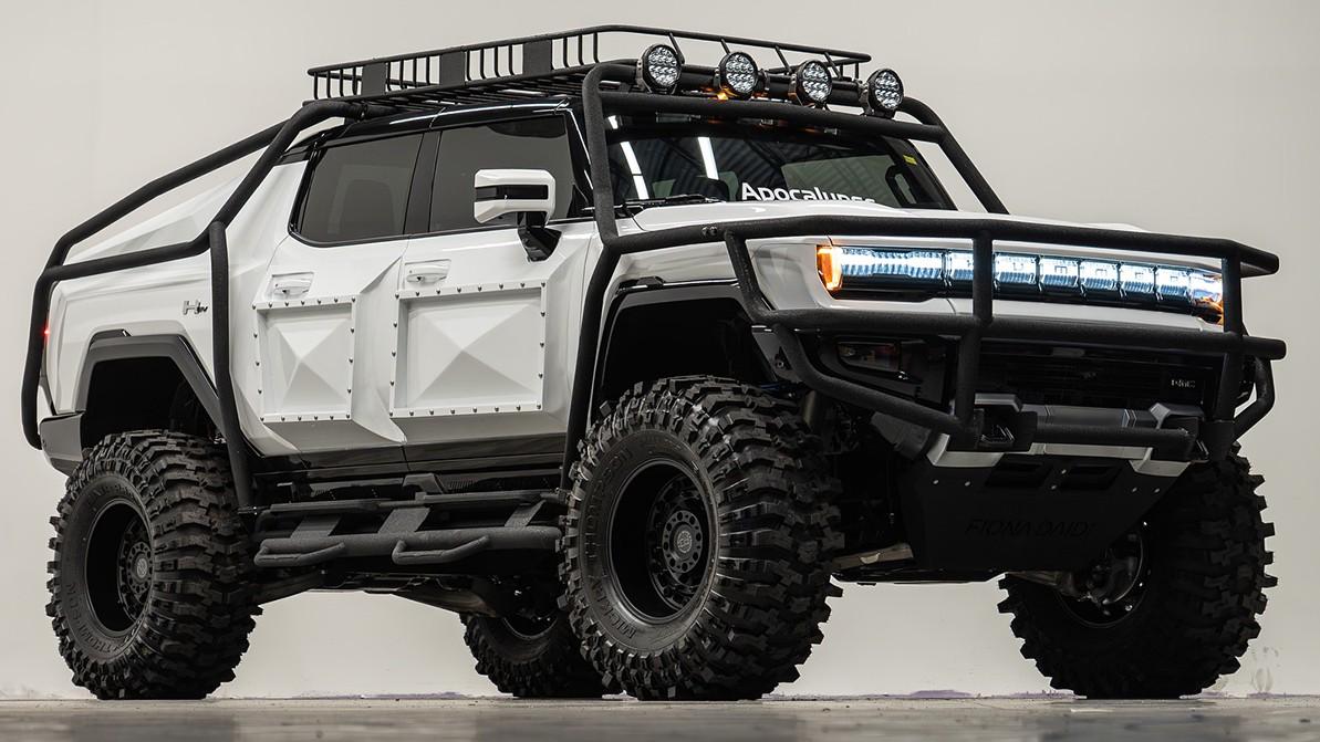 Суперпроходимый Hummer EV посвятили Арнольду Шварценеггеру