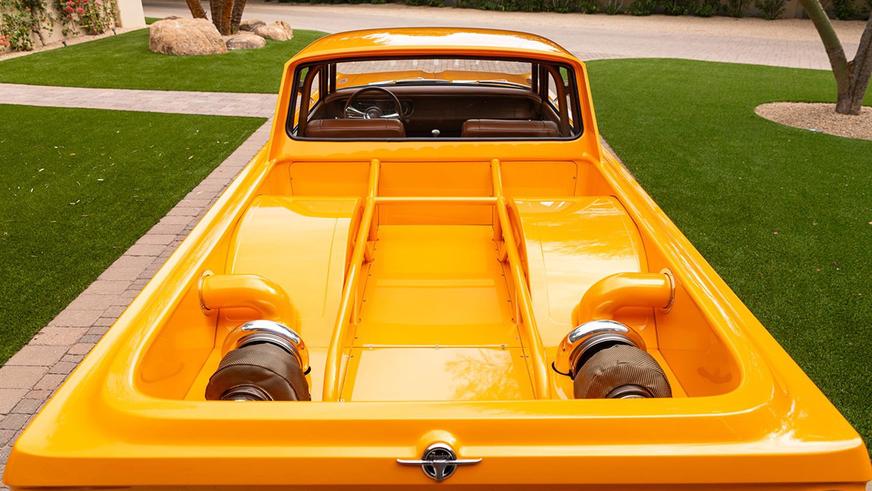 С молотка уйдёт пикап Ford с 10-литровым мотором и турбинами в кузове